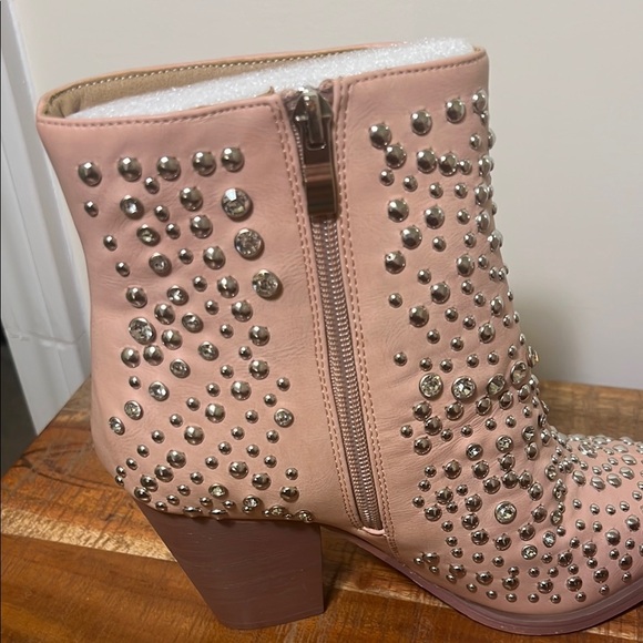 NWOT Line Dance Pink Studded Heeled Western Booties, Women’s 7 - Picture 5 of 9